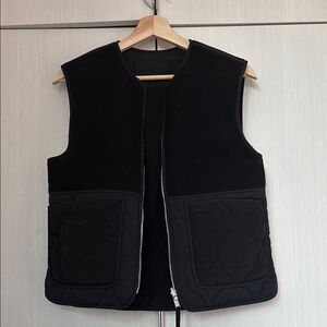 ZARA - REVERSIBLE QUILTED VEST - SIZE SMALL - used